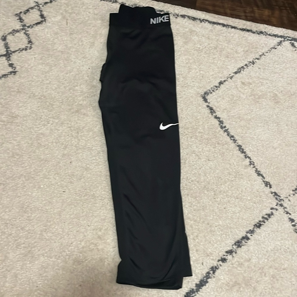 Nike Pro-Medium-cropped workout pants-Black